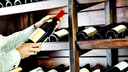 Ce pățești dacă iei o sticlă de vin mai ieftin de 10 lei. Pericolul de la raft