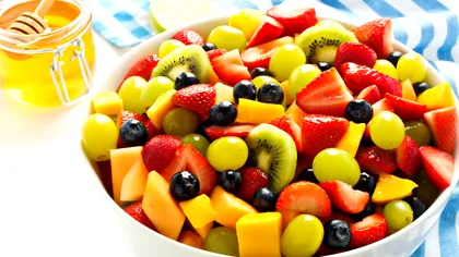 Cea mai bună salată de fructe, perfectă vara. Rețeta e atât de simplă