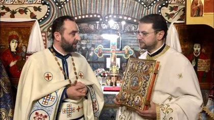 Ce a pățit preotul care a pus rudele mortului de pe masă să-i pupe mâinile. Anunțul Arhiepiscopiei