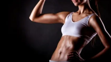 Românca de 51 de ani care a înnebunit toți milionarii! Cine e vedeta care arată excepțional de bine la vârsta ei