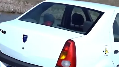 Cum îți faci Dacia electrică cu acest dispozitiv. Invenția genială a unor moldoveni care îți bagă mașina veche la priză