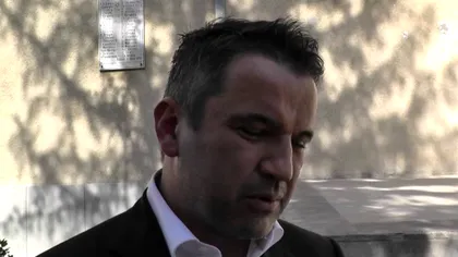 Viceprimarul PSD Adjud s-a sărutat pe gură cu un interlop din gașca Banghici. Imagini și scuza politicianului pentru frăția cu ei