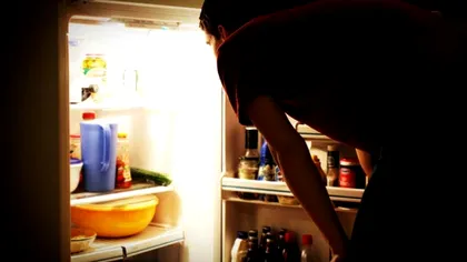 Ce se întâmplă în corpul tău dacă mănânci noaptea. Românii trebuie să aibă mare atenție: e ireversibil