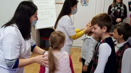 Gabriela Firea, anunț important pentru milioane de părinți. Ce se întâmplă cu elevii depistați cu simptome COVID-19 la triajul din școli