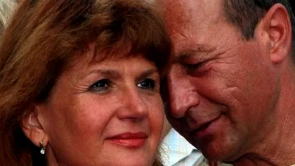 Cum a apărut Maria Băsescu la vot, alături de Traian. Toată lumea se uita numai la ea!