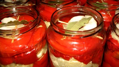 Cum se pun corect gogoșarii la oțet pentru iarnă. Trucul pe care îl cunosc gospodinele