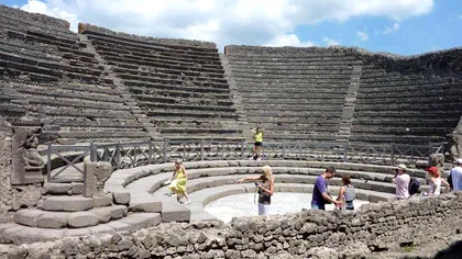 Artefacte blestemate, furate și returnate de o turistă. Ce boli și probleme grave s-au abătut asupra ei