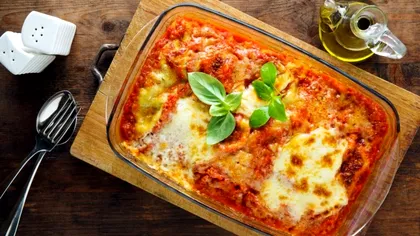Lasagna bolognese, o rețetă potrivită pentru o seară de filme!