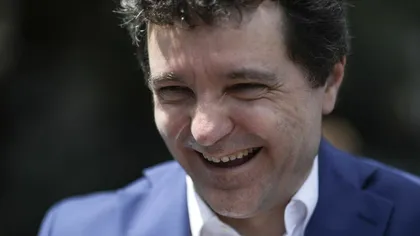 Nicușor Dan și Dacia care a fost dată șpagă pentru o adresă de mail. 