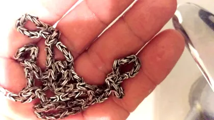 Singurul suc din comerț care îți curăță bijuteriile din argint. Trucul pe care niciun român nu l-a aflat, încă