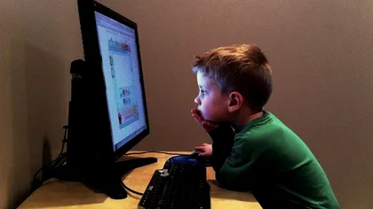 Cum pot lua elevii și preșcolarii caculatoare gratuit. Noul program din România