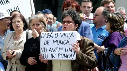 Pensionarii au ieșit în stradă! Se întâmplă chiar acum, la Piața Victoriei