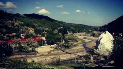 Saramura care izvorăște din munte. Locul din România unde gospodinele știu rețeta murăturilor perfecte