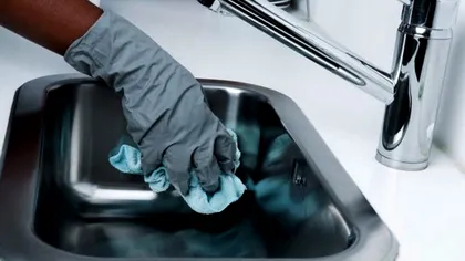 Ingredientul din bucătărie care te scapă de grăsimea de pe faianță și mobilă. E prea ieftin!