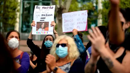 Țările din Europa se închid pe capete. Zeci de oameni ies la proteste