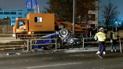 Accident foarte grav în București, o mașină s-a răsturnat. Imagini cu puternic impact emoțional