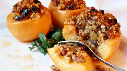 Prăjitura cu gutui - o minune a toamnei. 4 rețete alese pentru acest desert