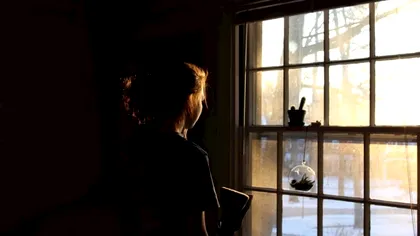 Femeia care a stat în casă 18 ani. Poliția, șocată de starea în care se afla după izolare