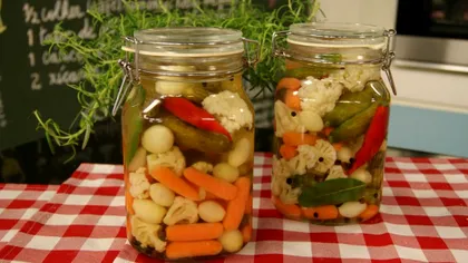 Ce se pune la murături să nu facă floare - trucuri de prin sate adunate