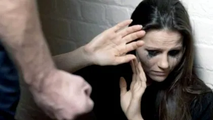 Cum pot scăpa femeile de bătăile soților. Asta e salvarea lor, în pandemie