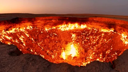 Unde este 'Poarta iadului' pe Pământ. Focul arde de 50 de ani fără oprire și acum s-a redeschis