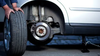 Cod Rutier 2021. Greșeala pe care șoferii o fac când își pun cauciucurile de iarnă. Așa riscă să ia amendă