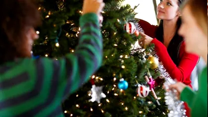 Un psiholog renumit rupe tăcerea. Ce ascund, de fapt, persoanele care au împodobit deja bradul de Crăciun