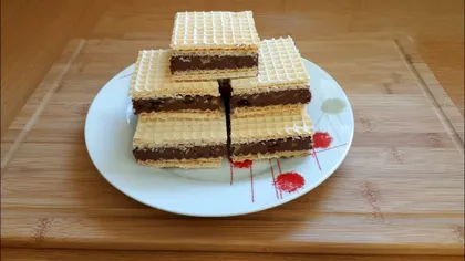 Ciocolată de casă cu foi de napolitană - rețeta originală. Ingredientul secret care o face super aromată