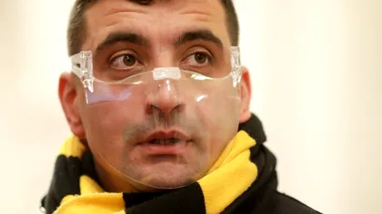 Liderul AUR, un exemplu de modestie pentru colegii din Parlament. În ce mijloc de transport în comun a fost surprins de cetățeni