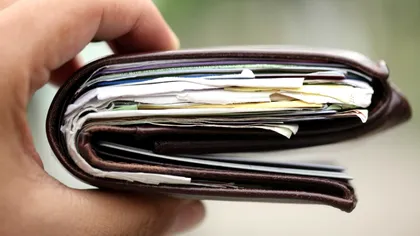 Ce trebuie să arunci imediat din portofel ca să ai noroc la bani. Secretul care atrage prosperitatea în viața ta