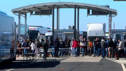 Se întâmplă chiar acum la granița României cu Ungaria. Zeci de români, umiliți și înfuriați