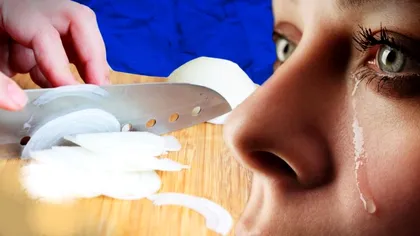 Trucul banal și eficient. Cum să tai ceapa fără să plângi. E mai simplu decât credeai