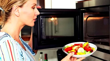 Ce nu ai voie să încălzești la microunde, niciodată. Greșeala fatală pe care mulți români o fac