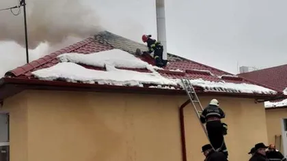 Ultima oră. Incendiu devastator la o școală din Botoșani. Pompierii au intervenit de urgență
