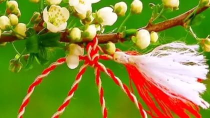 Legenda Mărțișorului. Cum se poartă corect, de fapt. Românii au uitat această tradiție