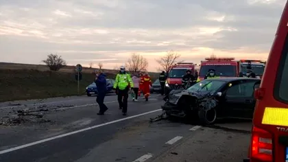 Accident cu 11 victime la Iași, între un autoturism și un microbuz. Mai multe echipaje de salvare au intervenit de urgență