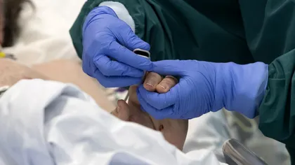 Fiul pacientei nevăzătoare care s-a prăbușit de la etajul trei al spitalului, dezvăluiri șocante: 