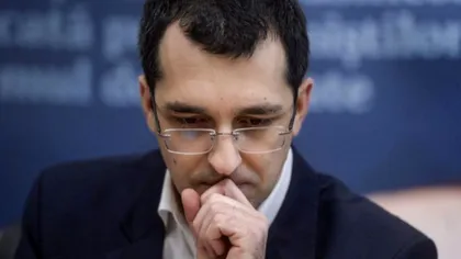 Ce amendă a primit Vlad Voiculescu pentru că nu a purtat masca în Parlament. S-a aflat acum