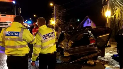 Accident cumplit în Dolj. Doi soți, spulberați de propria mașină după impactul cu o camionetă
