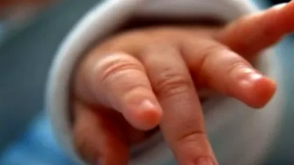 Daune ireale cerute de părinții unui bebeluș de 8 luni, mort intre spitale. Câte milioane de euro vor