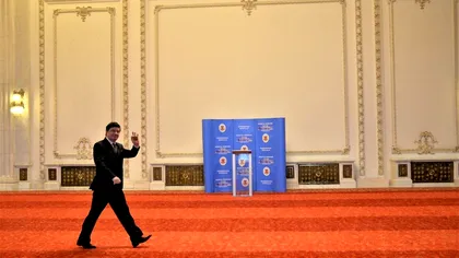 Parlamentarii care nu poartă mască deși oamenii de rând sunt obligați. Cine a gafat în Parlament