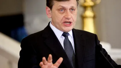 Din ce bani trăiește Crin Antonescu, după retragerea din politică. Ce s-a aflat acum despre fostul senator