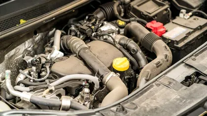 Cât costă, de fapt, să schimbi motorul la o Dacia Logan cu tot cu mâna de lucru