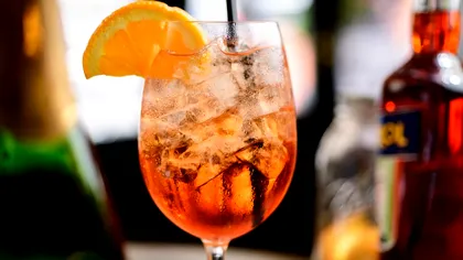 Cum să prepari acasă aperol spritz. Ingrediente și mod de preparare