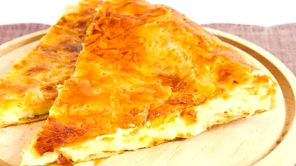 Cum să prepari acasă rapid și ușor plăcinta dobrogeană. Trebuie neapărat acest tip de brânză