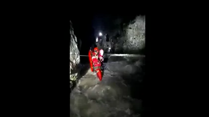 Salvamontiștii, puși la grea încercare. Cum au reușit să salveze o tânără accidentată în Cheile Râmeţului