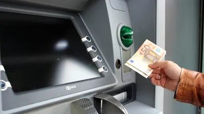 Ce a descoperit o femeie când a mers să scoată bani de la bancomat. Ce sumă avea în cont