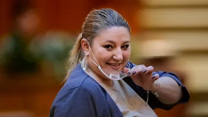Diana Șoșoacă a agresat un senator, după scandalul cu sacul de morgă din Parlament: ‘Ați divorțat de 3 ori’