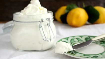 Cel mai simplu mascarpone făcut în casă. Ingredientele secrete cu care rezolvi treaba