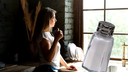 A pus sare la tocul geamurilor și apoi a așteptat o zi. Ce truc genial, ieftin și bio a descoperit